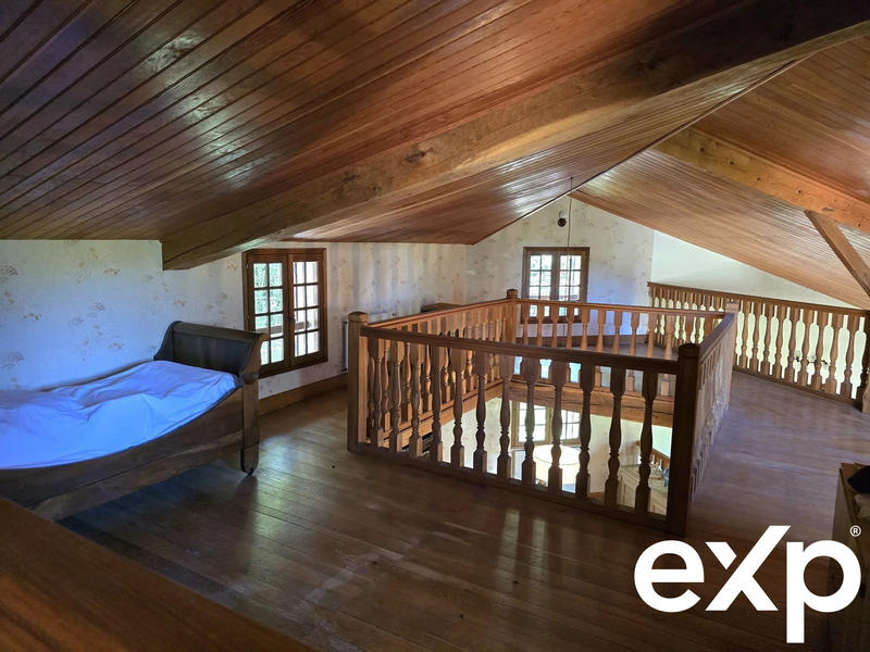 Maison - 315 m² - 10 pièces