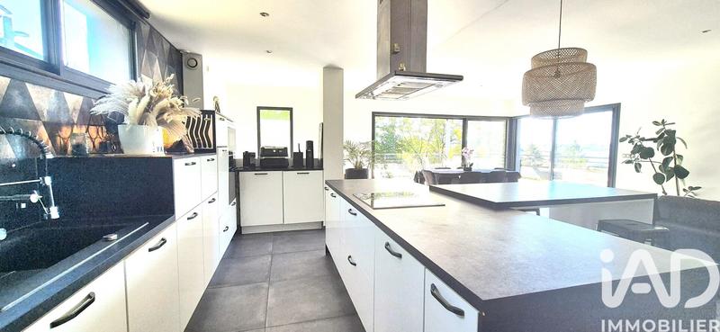 Maison - 150 m² - 5 pièces