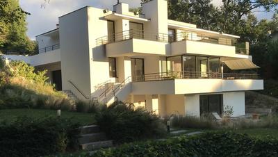 Maison - 465 m² - 10 pièces