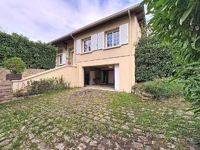 Maison - 103 m² - 5 pièces