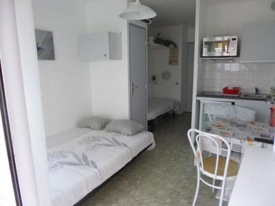 Studio - 15 m² - 2 pièces