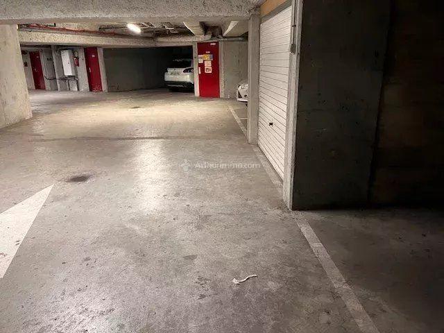Parking / Garage - 13 m²