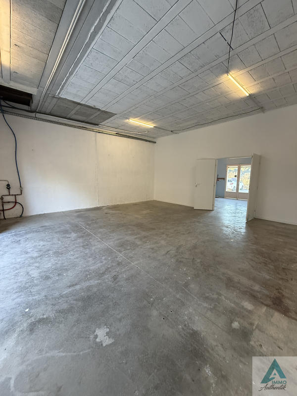 Entrepôt - 104 m²