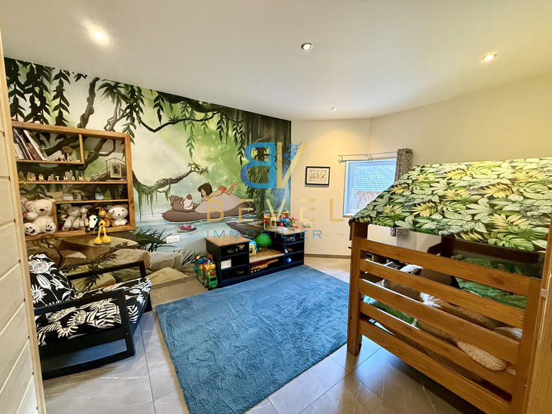 Maison - 185 m² - 5 pièces