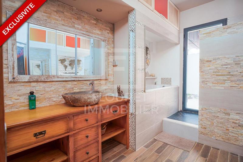 Villa - 161 m² - 8 pièces