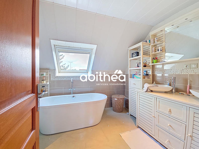 Maison - 182 m² - 6 pièces