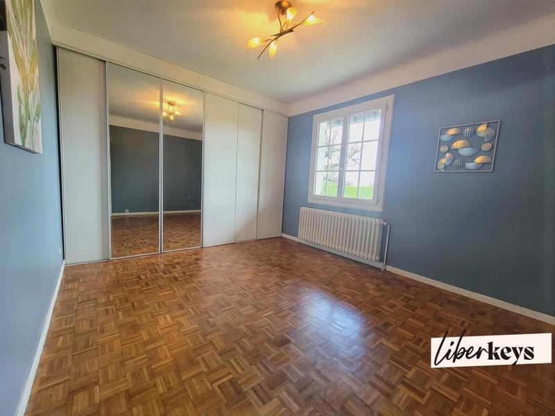 Maison - 186 m² - 7 pièces