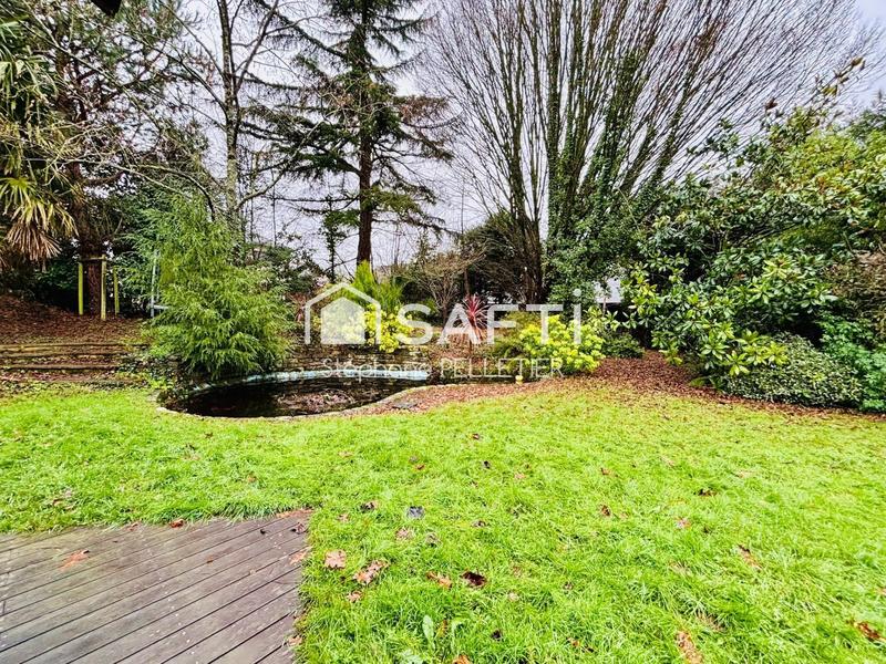 Maison - 201 m² - 6 pièces