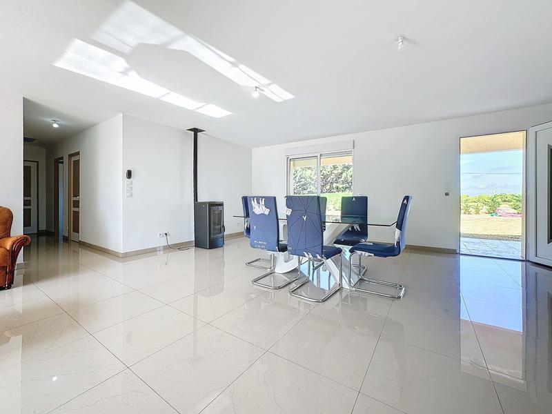 Maison - 95 m² - 4 pièces