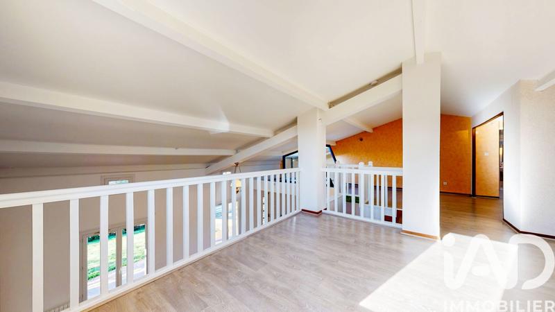 Maison - 220 m² - 7 pièces