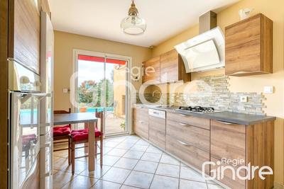 Maison - 176 m² - 5 pièces