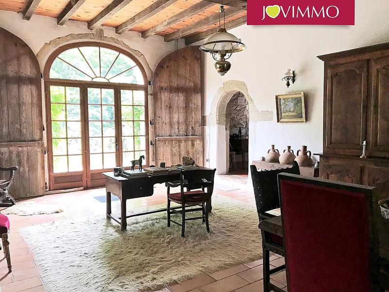 Maison - 317 m² - 8 pièces