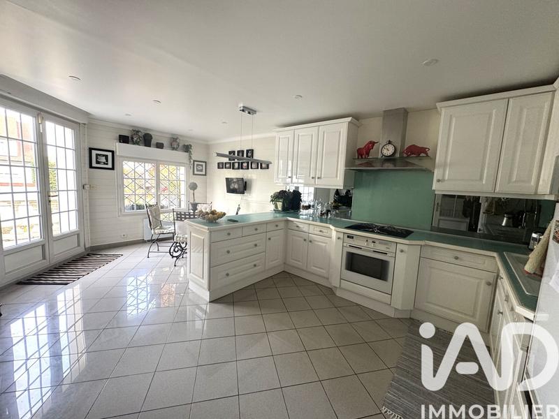 Maison - 180 m² - 5 pièces