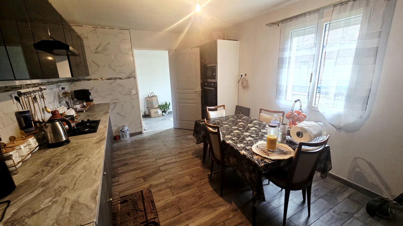 Maison - 185 m² - 6 pièces
