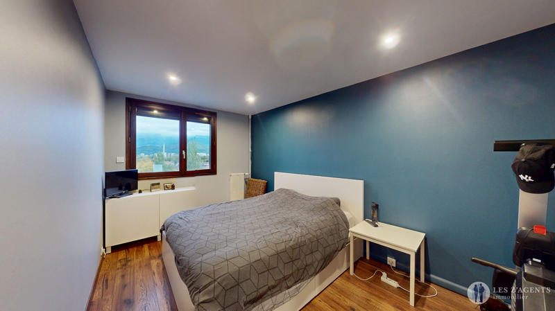 Appartement - 80 m² - 4 pièces