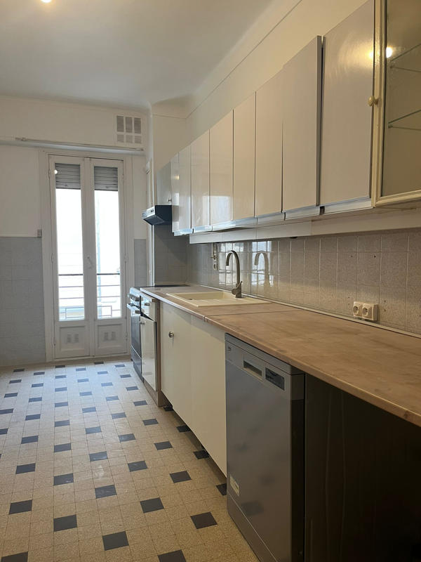 Appartement - 80 m² - 3 pièces