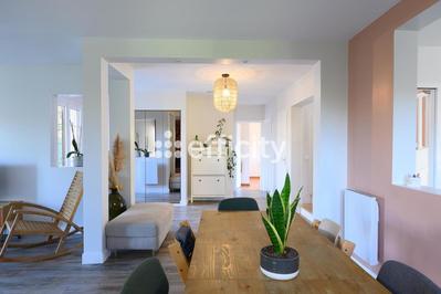 Maison - 151 m² - 7 pièces