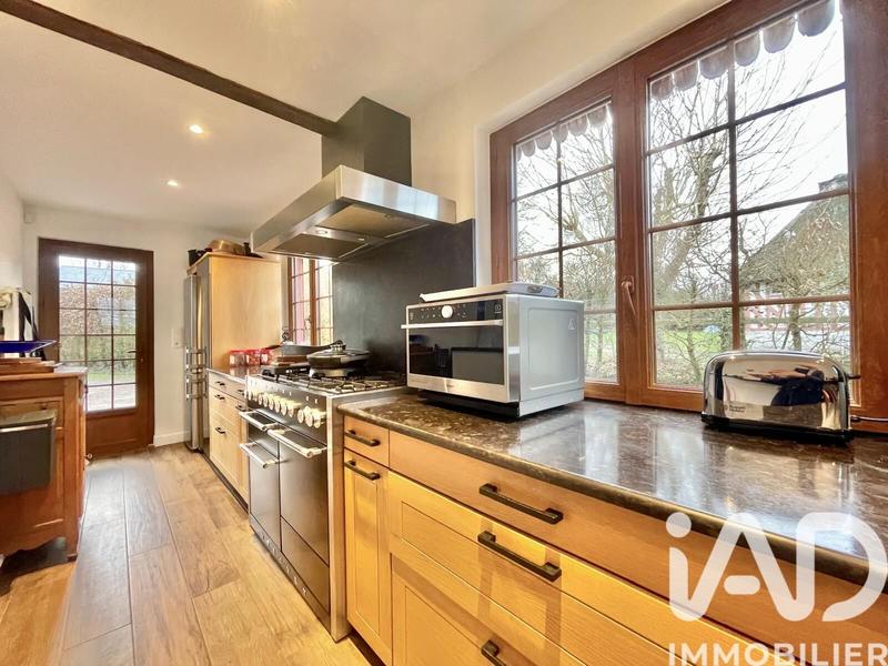 Maison - 239 m² - 9 pièces