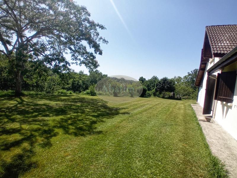 Maison - 138 m² - 5 pièces