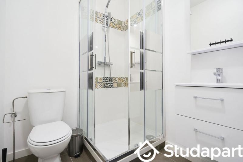 Chambre - 13 m² - 1 pièce