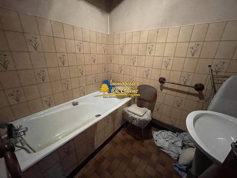 Maison - 219 m² - 8 pièces