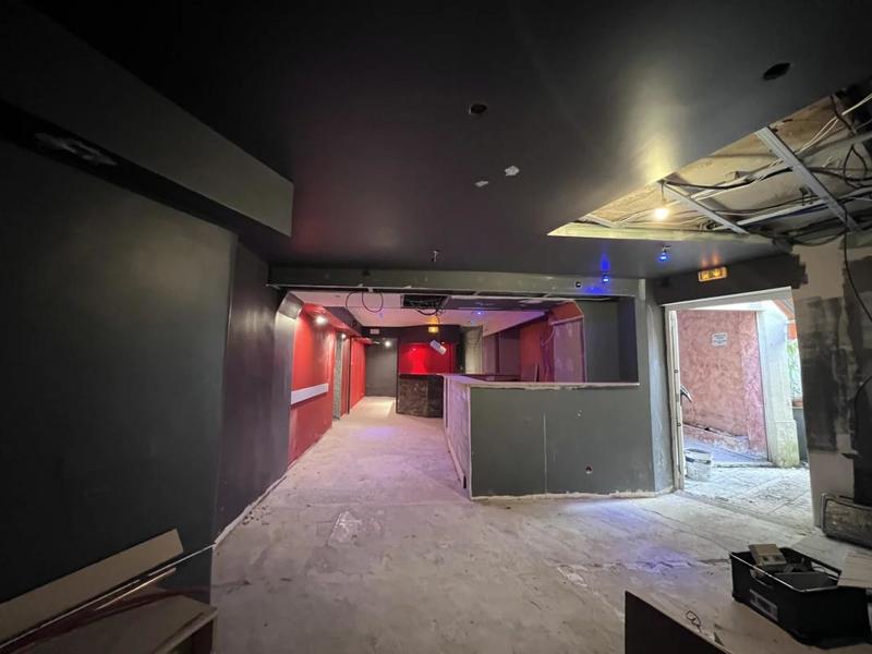 Local commercial - 163 m² - 7 pièces