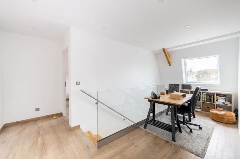 Maison - 168 m² - 8 pièces