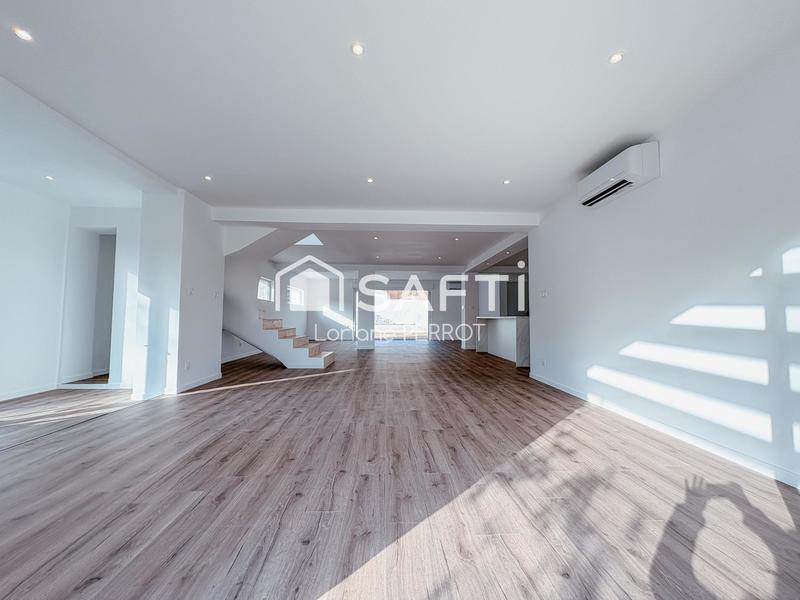 Maison - 200 m² - 5 pièces