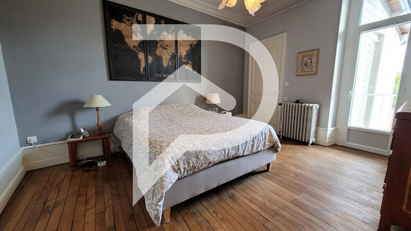 Maison - 283 m² - 11 pièces