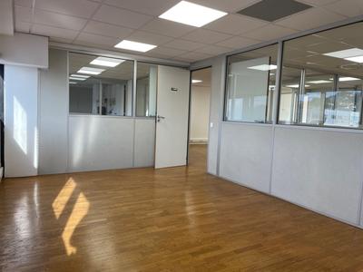 Bureau - 123 m² - 6 pièces