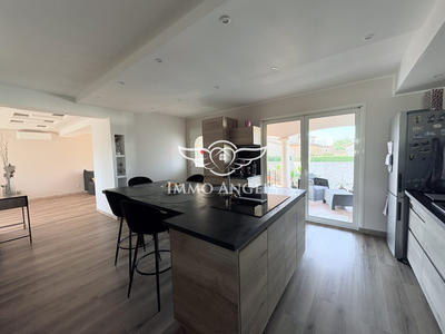 Maison traditionnelle - 144 m² - 5 pièces