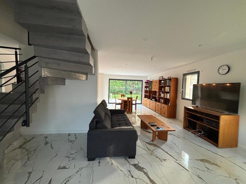 Maison - 183 m² - 7 pièces