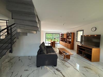 Maison - 183 m² - 7 pièces