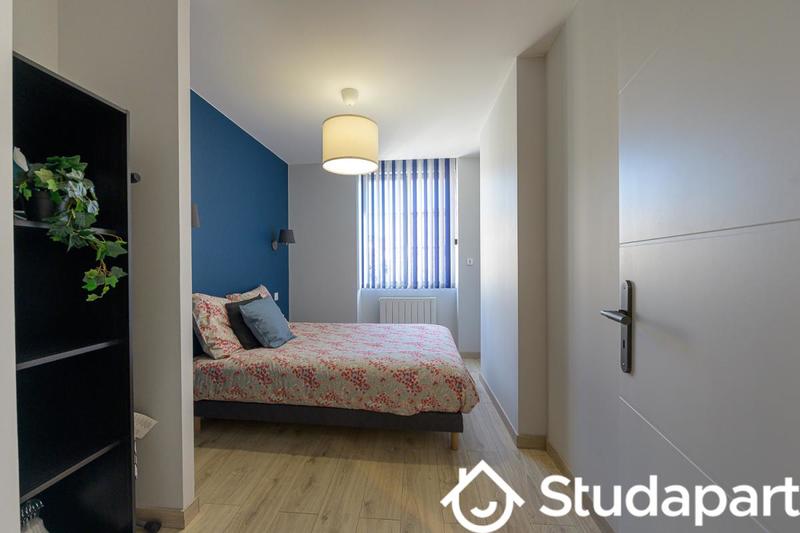 Chambre - 13 m² - 1 pièce