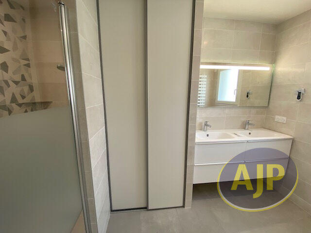 Maison - 77 m² - 4 pièces