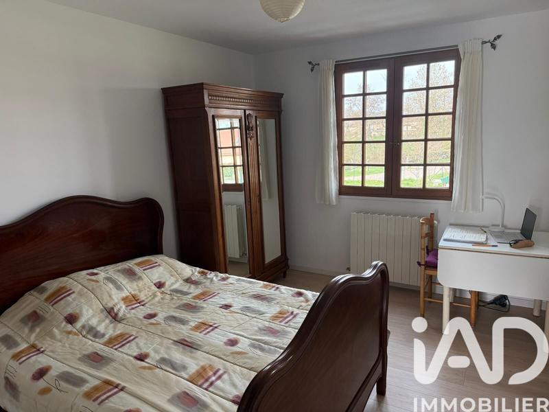 Maison - 225 m² - 9 pièces