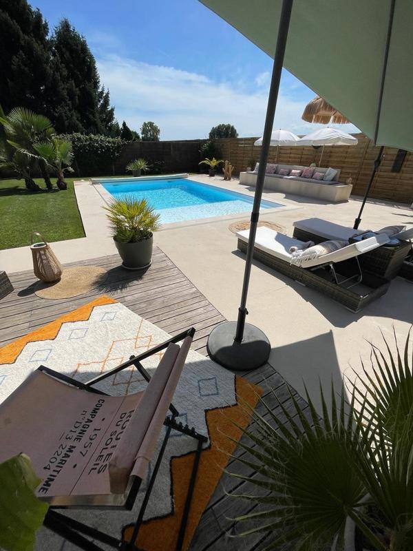 Maison - 310 m² - 11 pièces