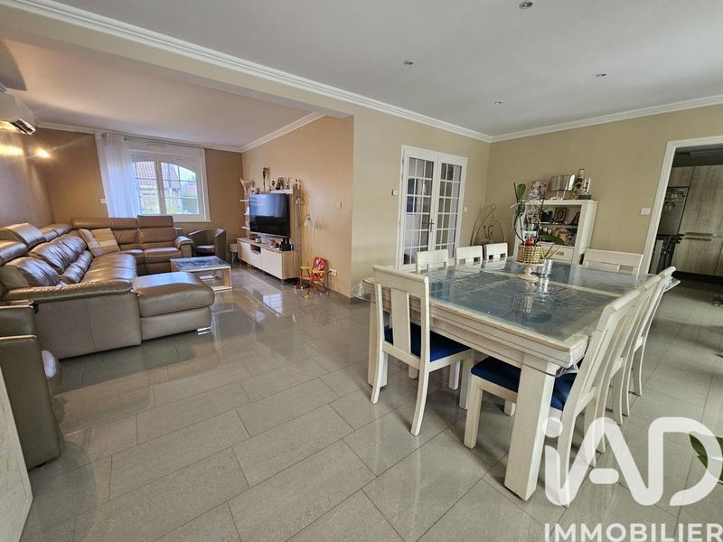 Maison - 215 m² - 8 pièces