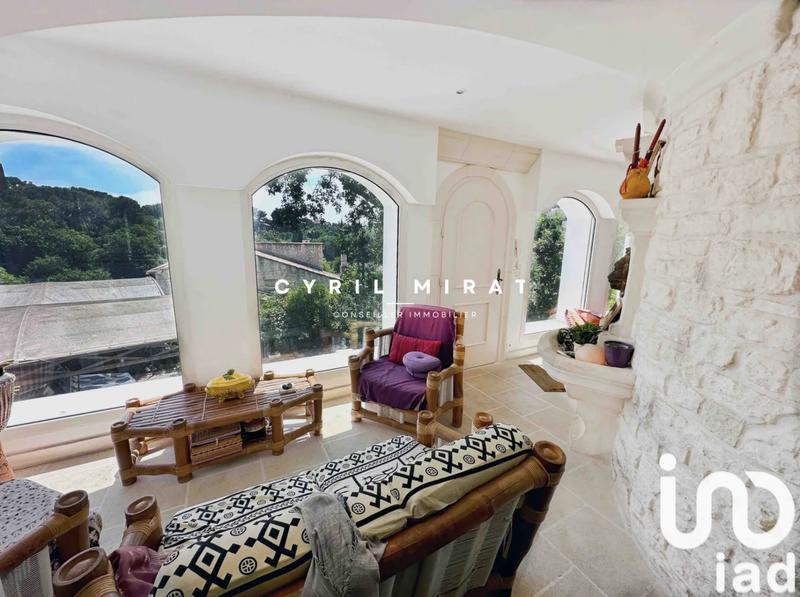 Maison - 227 m² - 8 pièces