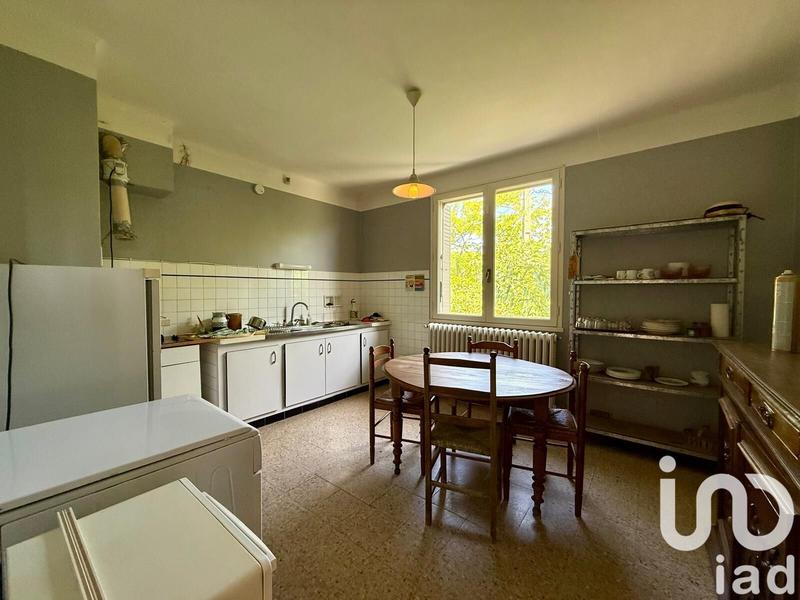 Maison - 210 m² - 11 pièces