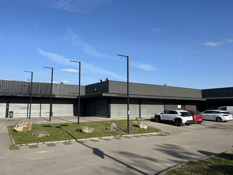 Local commercial - 710 m²