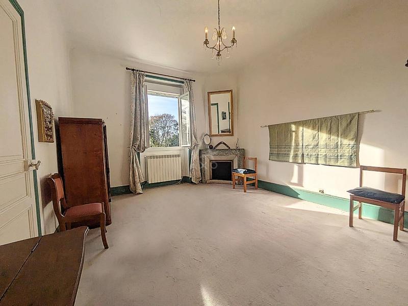 Maison - 284 m² - 13 pièces