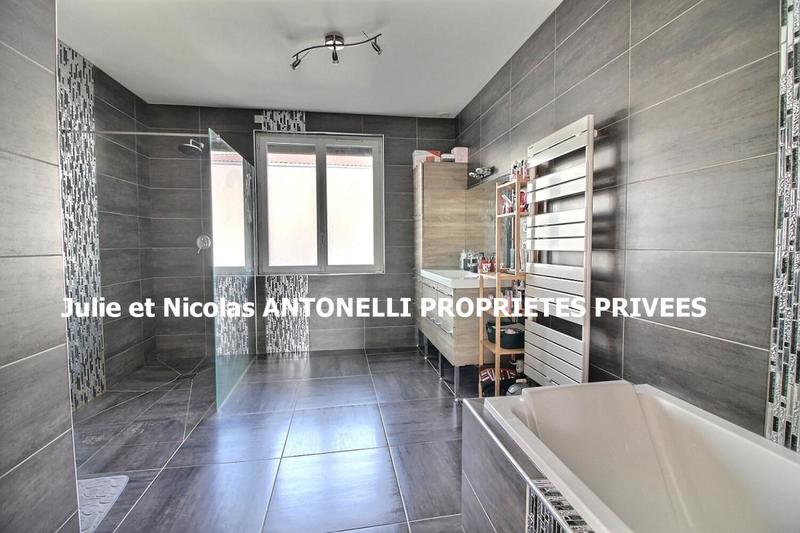 Maison - 196 m² - 7 pièces