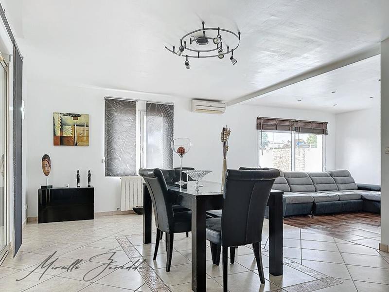 Maison - 122 m² - 4 pièces