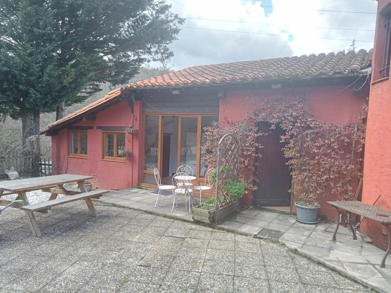 Maison - 275 m² - 9 pièces