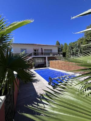 Maison traditionnelle - 191 m² - 6 pièces