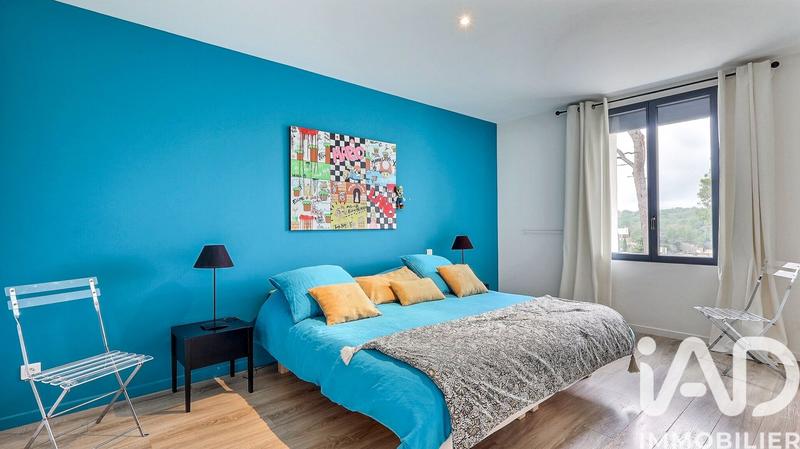 Maison - 232 m² - 8 pièces