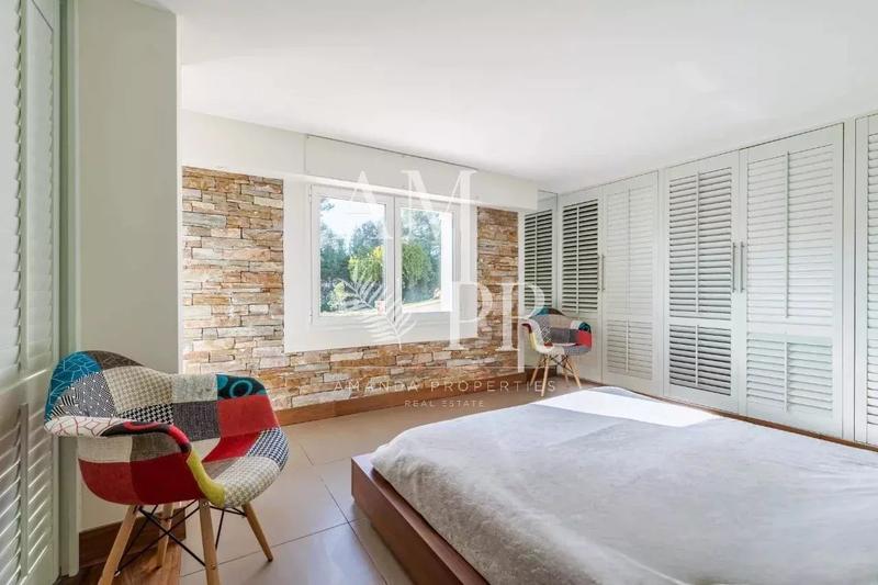 Villa - 555 m² - 10 pièces