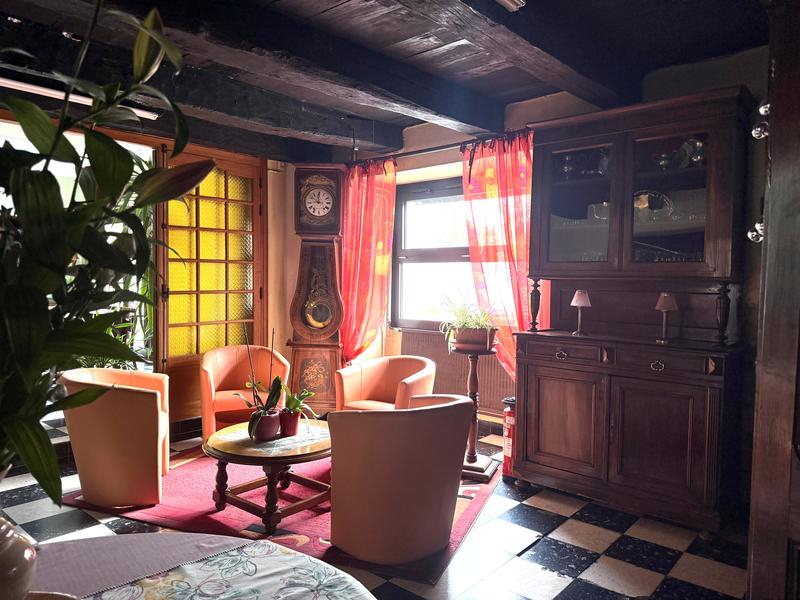 Immeuble - 270 m² - 17 pièces