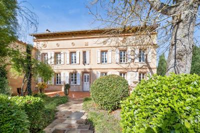 Demeure - 330 m² - 7 pièces